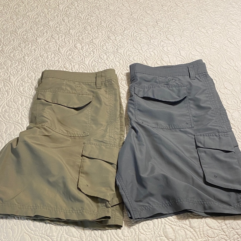 Magellan Outdoors Men's Cargo Shorts in Tan and Gray